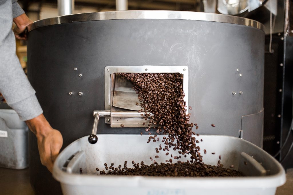 Máquina com grãos de café