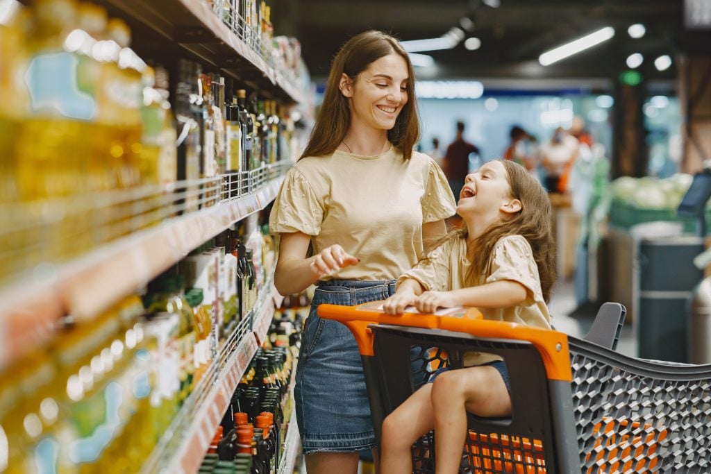 Família em mercado 