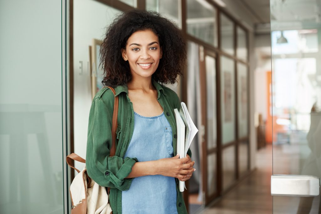 Jovem mulher estudante