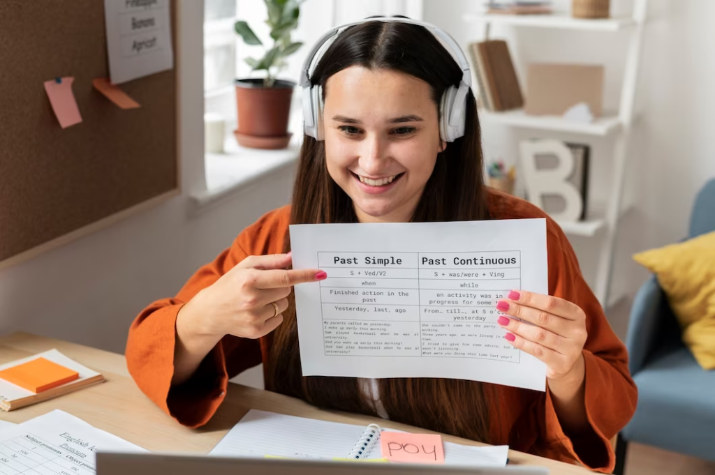 Mulher estuda idiomas pelo computador