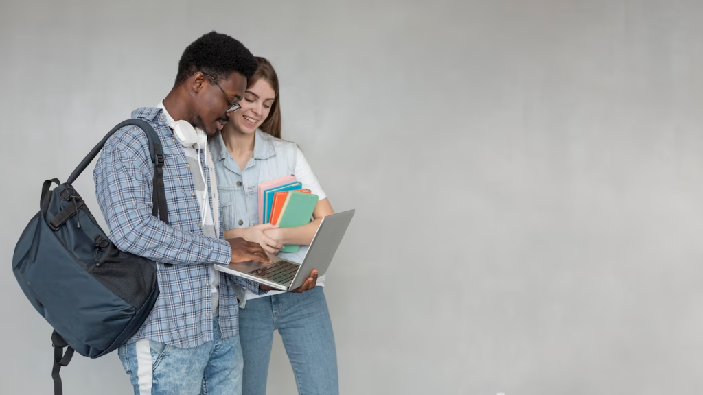 Dois estudantes conversam